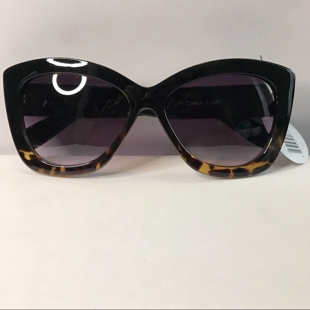 J. Elise Boutique trendy oversized